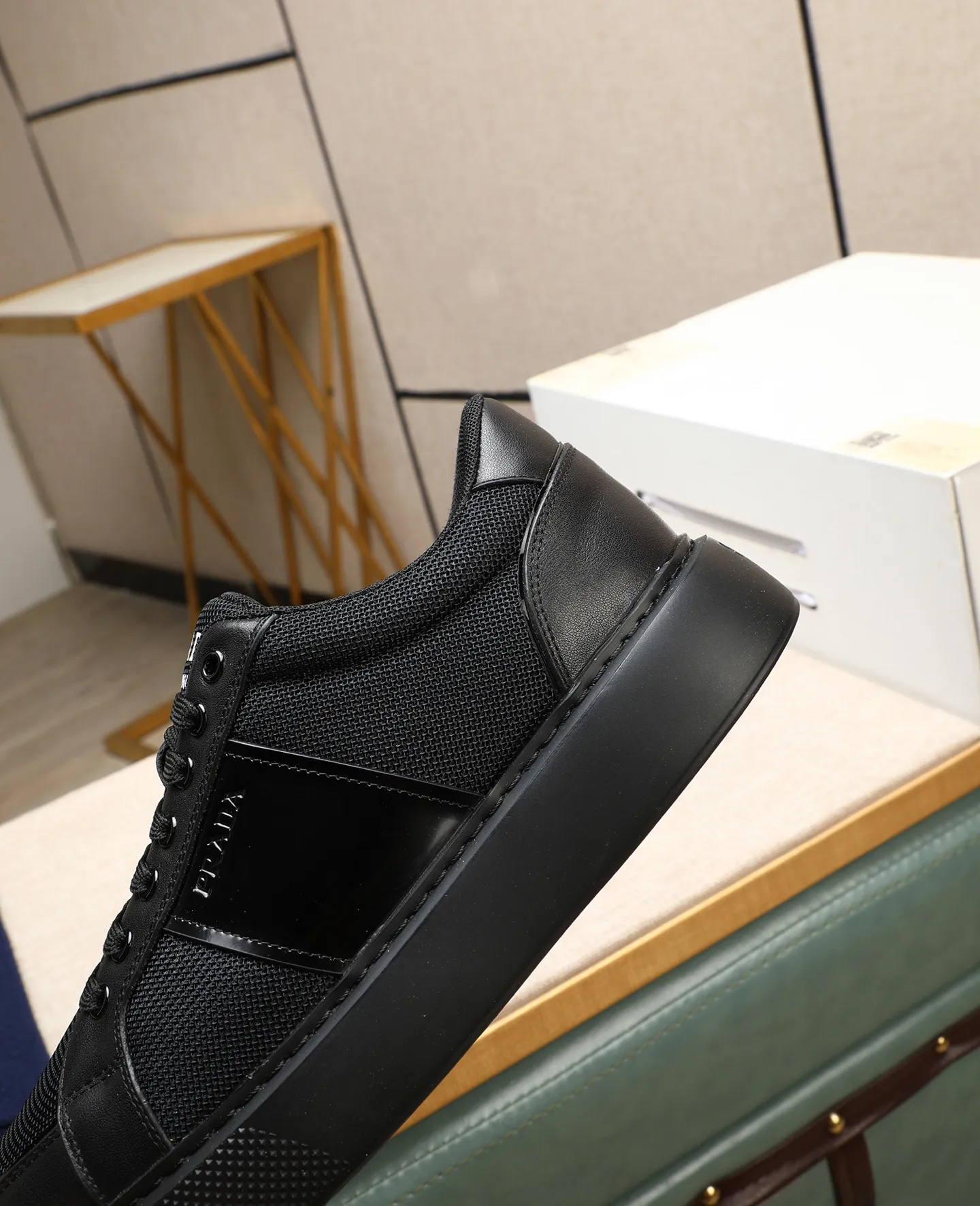 Men's shoes 💰580 [PRADA] Prada - High-end quality original order - Upper: 🔝 silk calfskin, brand canvas cloth, brand metal fasteners - Lining: mesh, foot pads; top-grade cowhide - Outsole: ultra-light TPU foam; molded outsole - Ultra-high quality control·Fine workmanship: highlighted (high-end·luxury·grade) -Size: 38-44 (45 can be customized) Wang